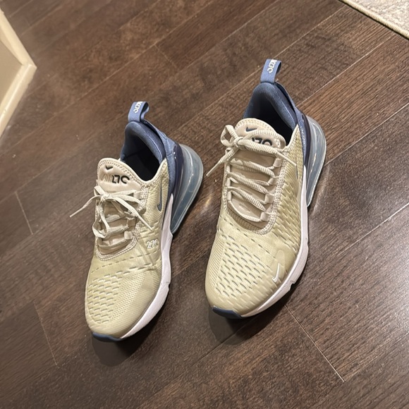 Women’s Nike Air Max 270 
Light Bone / Diffused Blue / White - Picture 4 of 7